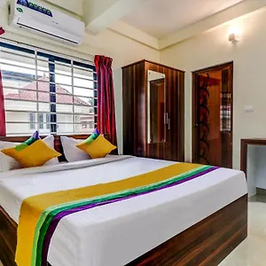 Itsy Rain Tulsi Stayz, Palarivattom Junction Hotel
